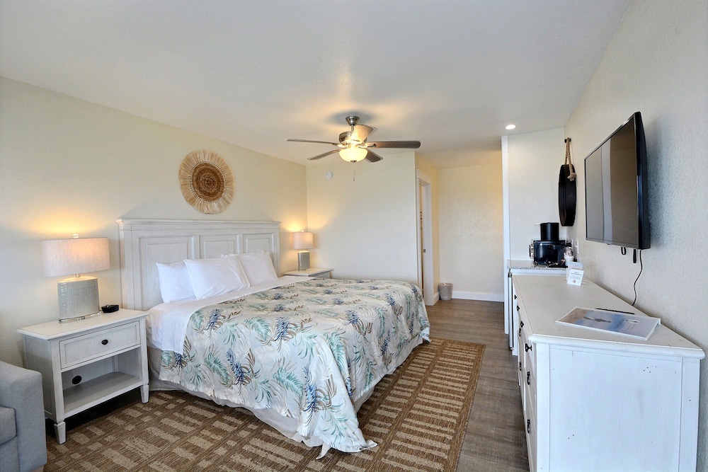 Lighthouse View Oceanfront Lodging - photo 9