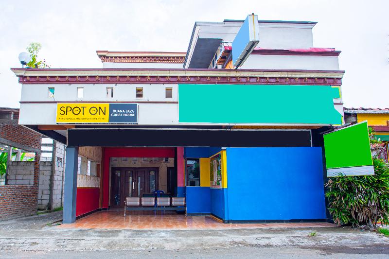 Hotel O Buana Jaya Guest House in Cilacap, Indonesia