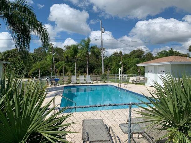 Sebastian Inn and Suites — hotel in Sebastian