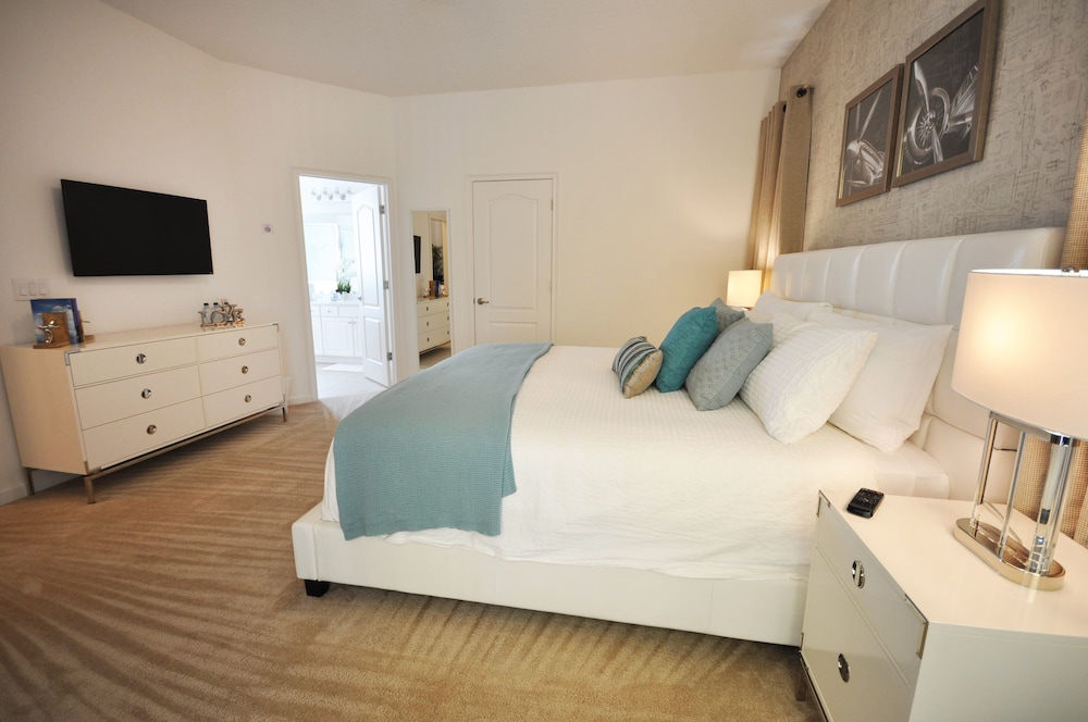 Solterra Resort by VHC Hospitality - photo 6