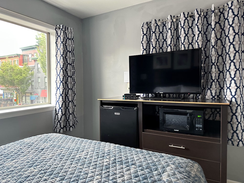 Mainstay Inn - photo 16