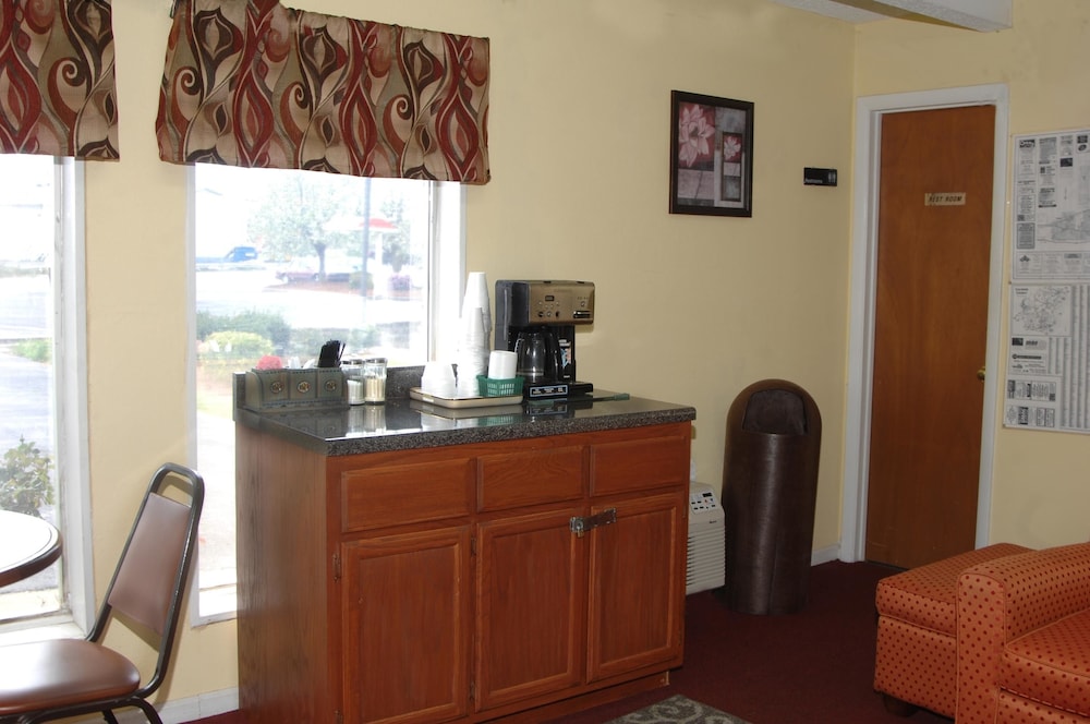 Red Carpet Inn Oxford - photo 24