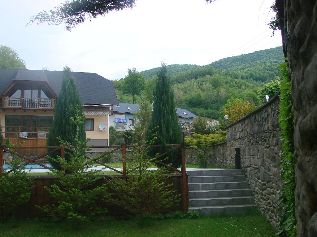 Club Visson Hotel & Restaurant Complex in Velykyi Bereznyi, Ukraine