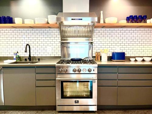 Petaluma Warehouse Lofts unit E — 4-Star Luxury Hotel in Petaluma, United States