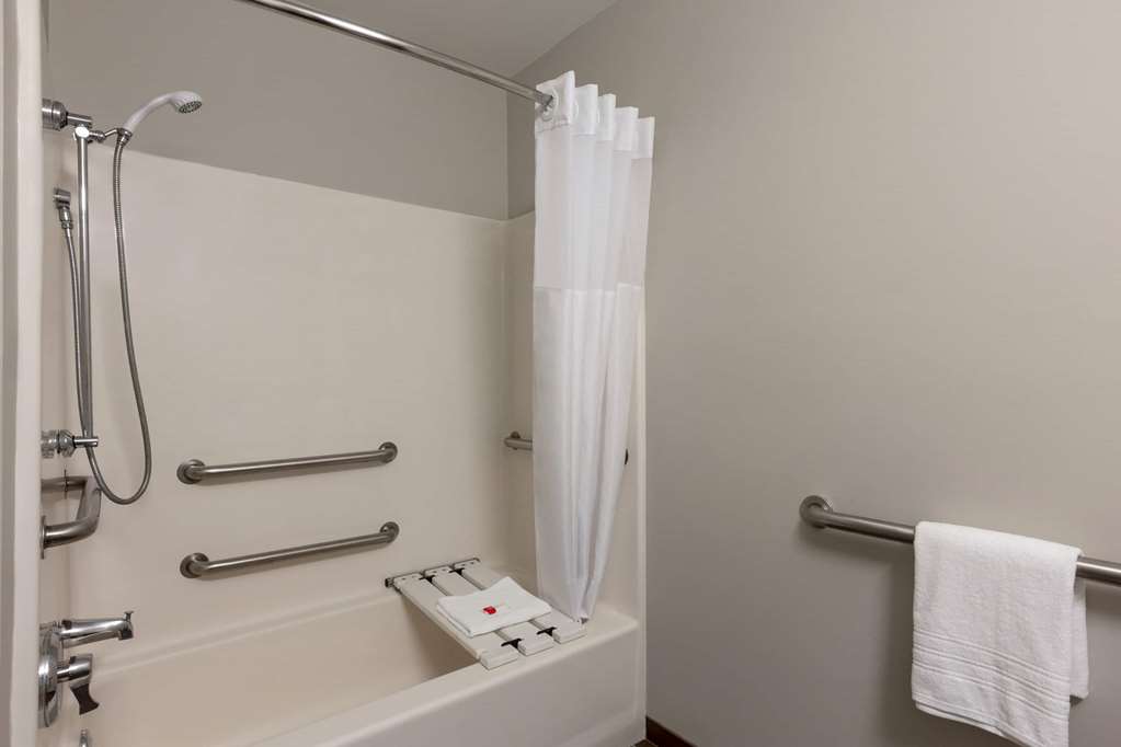 Microtel Inn & Suites by Wyndham Tifton - photo 17