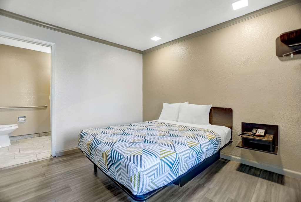 Motel 6 Red Bluff CA - photo 11