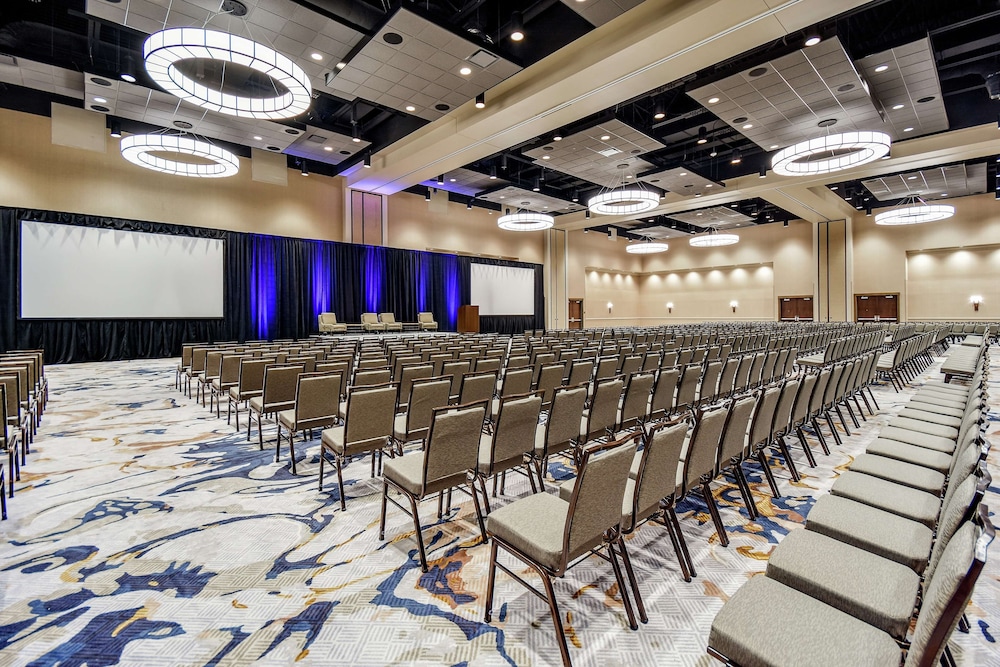 Embassy Suites by Hilton Jonesboro Red Wolf Convention Center - photo 49