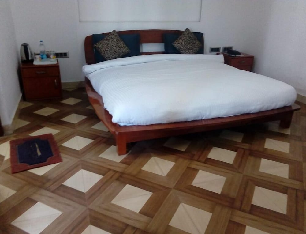 DTR Jungle Hideaways — hotel in Palia Kalan