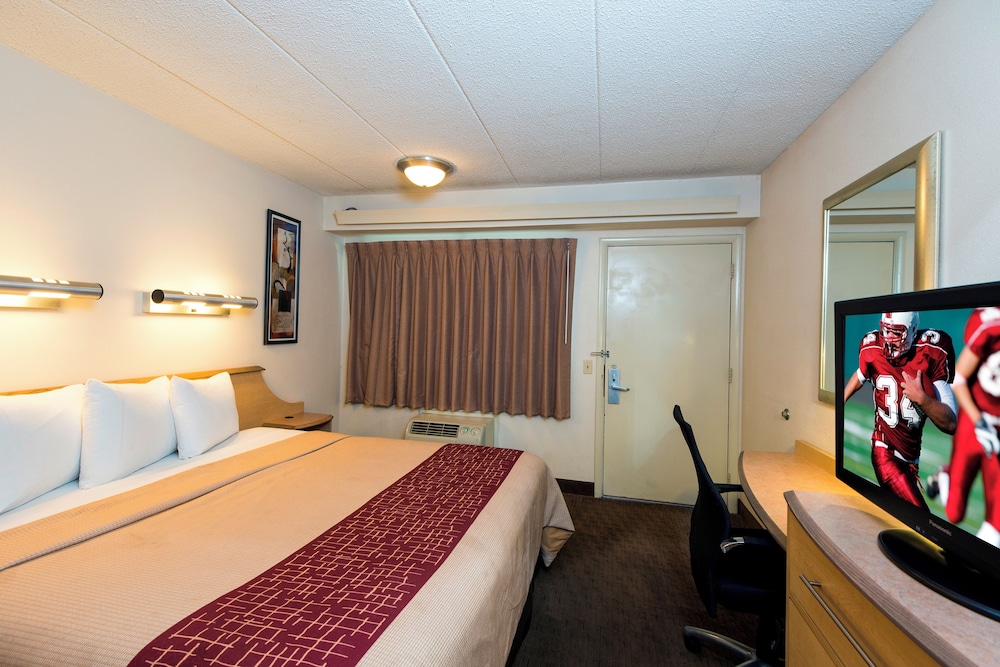 Red Roof Inn Buffalo Hamburg I 90 - photo 10