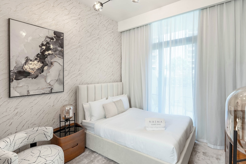 Nasma Holiday Homes Azizi Riviera 41 — 4-Star Luxury Hotel in Dubai, United Arab Emirates