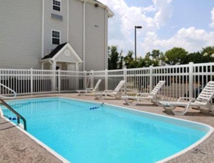 Microtel Inn & Suites by Wyndham Huntsville - photo 21