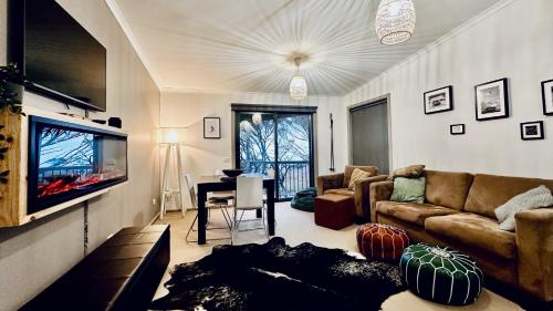 Higgi Drive 1 Ski In Ski Out — 4-Star Luxury Hotel in Hotham Heights, Australia