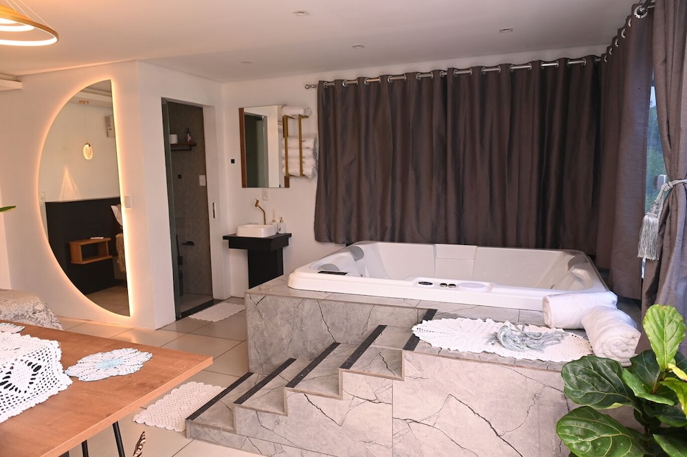 Cabana Horizonte Azul Com Hidro E Churrasqueira — Santa Rosa