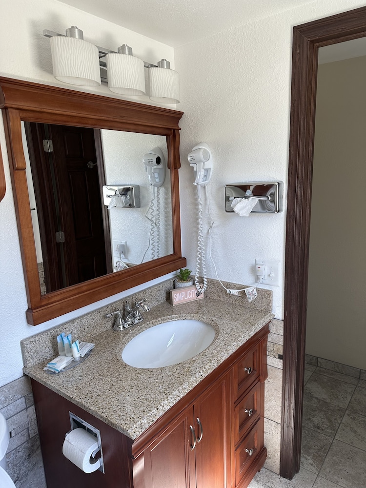 All Star Inn & Suites - photo 352