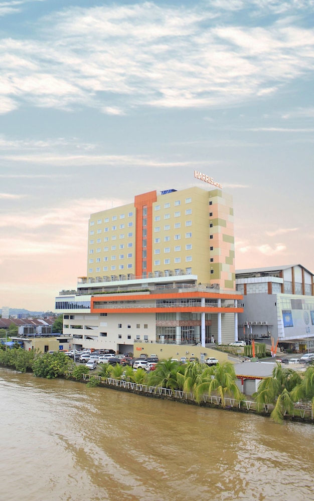 Harris Hotel Samarinda — 4-Star Luxury Hotel in Samarinda, Indonesia