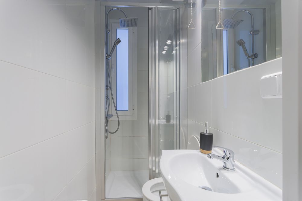Dobo Rooms Ronda de Segovia Apartments hotel Imperial Madrid