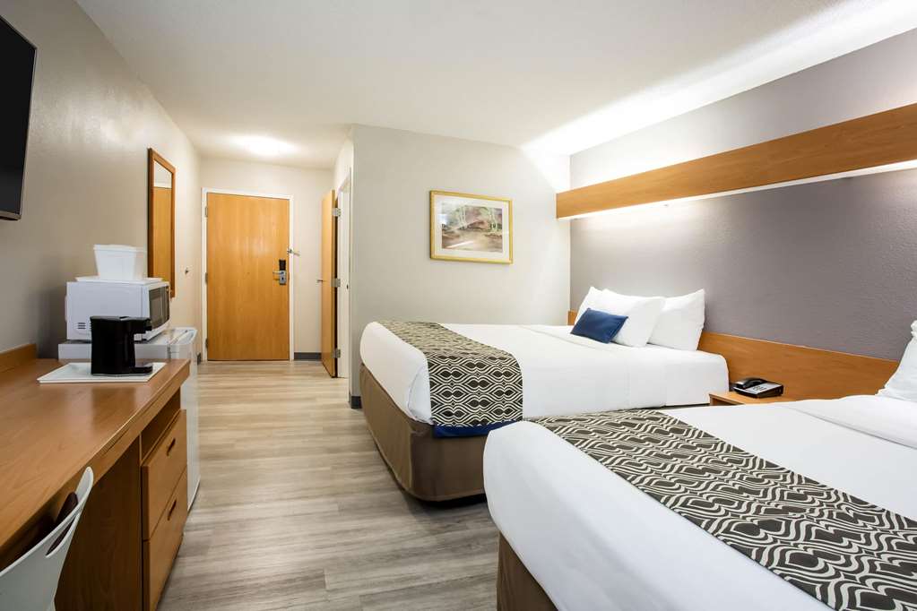 Microtel Inn & Suites by Wyndham Southern Pines Pinehurst - photo 15