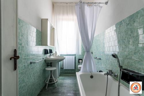 Gioiello Marino mare 2 minuti a piedi — 4-Star Luxury Hotel in Pietra Ligure, Italy