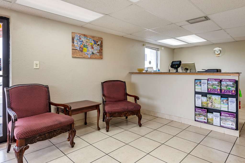 Econo Lodge Sebring - photo 2