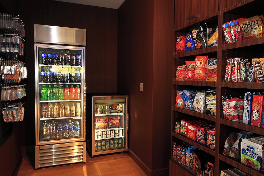 Fairfield Inn & Suites by Marriott London - photo 31
