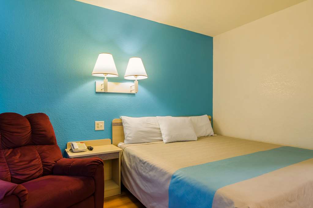 Motel 6 Mitchell SD - photo 16