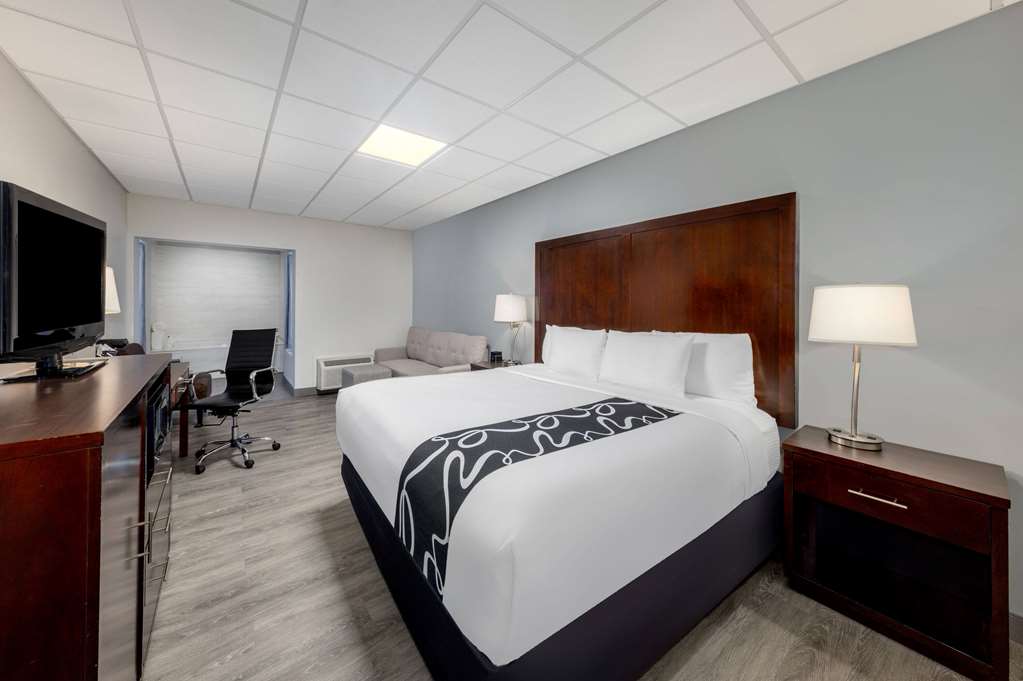 La Quinta Inn by Wyndham Lynnwood - photo 20