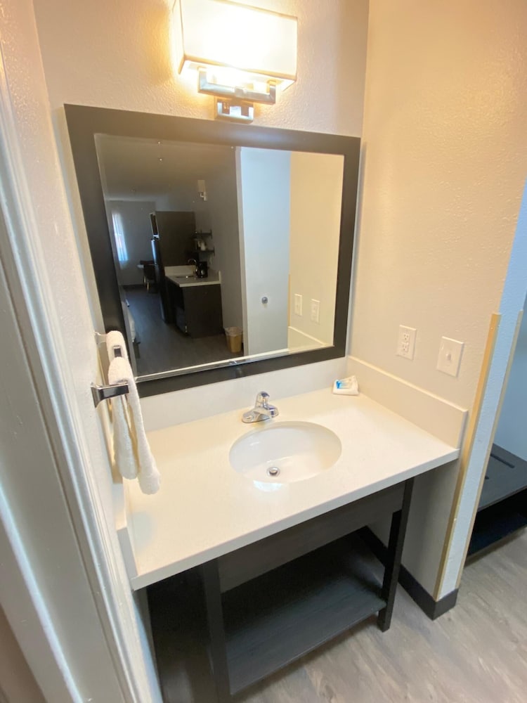 Pinetop Studio Suites - photo 18