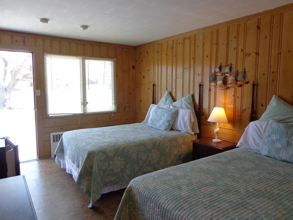 Town & Beach Motel - photo 19