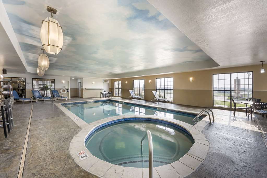 Best Western Plus Emerald Inn & Suites - photo 35