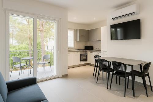 Modern apartment with parking — 4-Star Luxury Hotel in Lignano Sabbiadoro, Italy