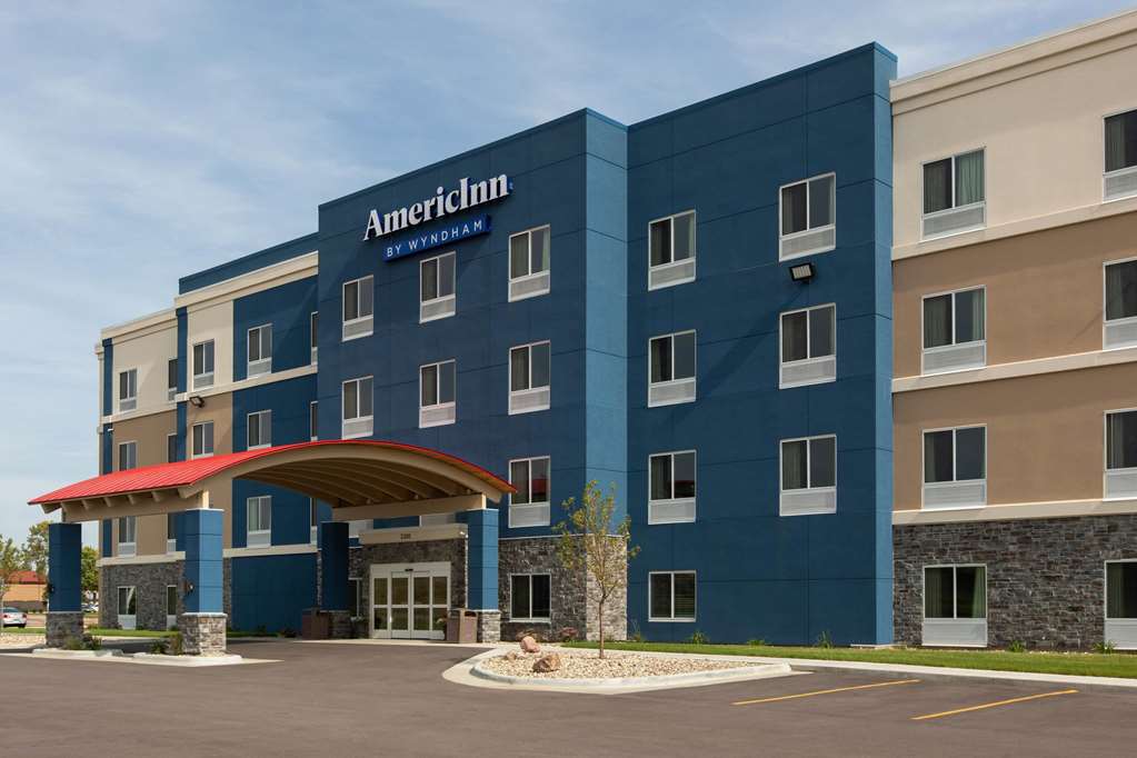 AmericInn by Wyndham Sioux Falls North - photo 3