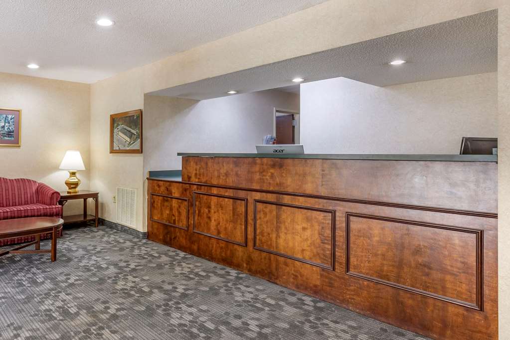 Econo Lodge Saint Stephen - photo 7