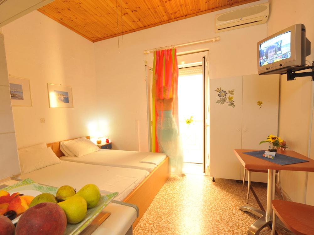 Armonia - carbon neutral hotel in Aidipsos