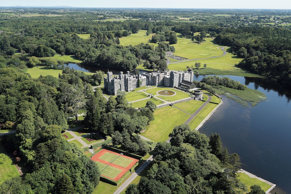 Ashford Castle — 5-Star Luxury Hotel in Gaillimh, Republic of Ireland
