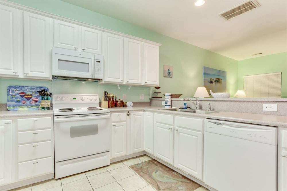 An Amazing Surfside Beach Escape - photo 25