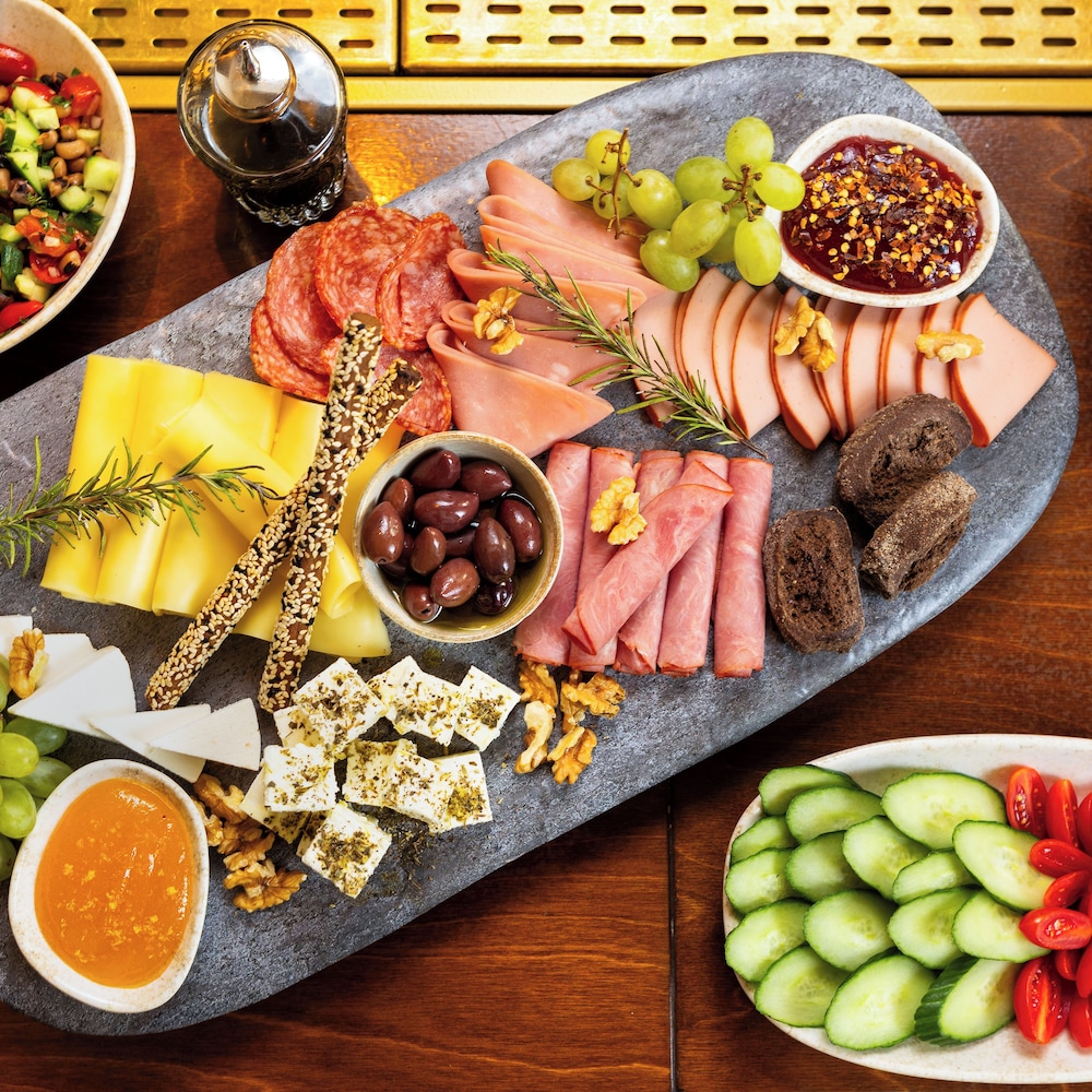 מזון ומשקאות