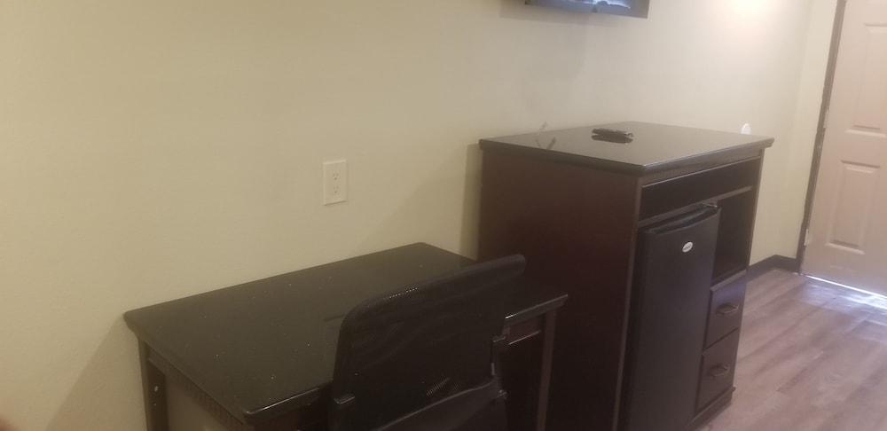 Le Blanc Inn & Suites - photo 9