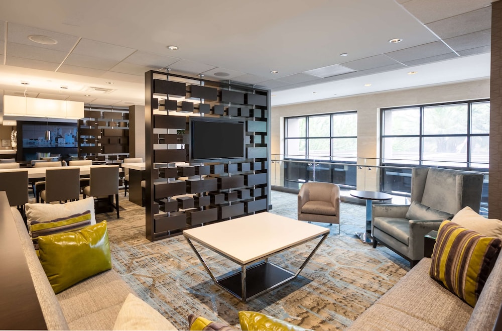 DoubleTree by Hilton Hotel & Suites Houston by the Galleria - photo 3