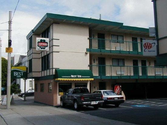 Van Ness Inn - photo 4