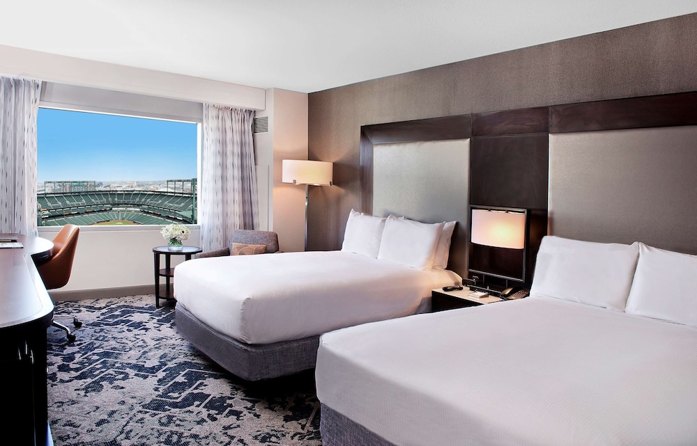 Hilton Baltimore Inner Harbor - photo 9