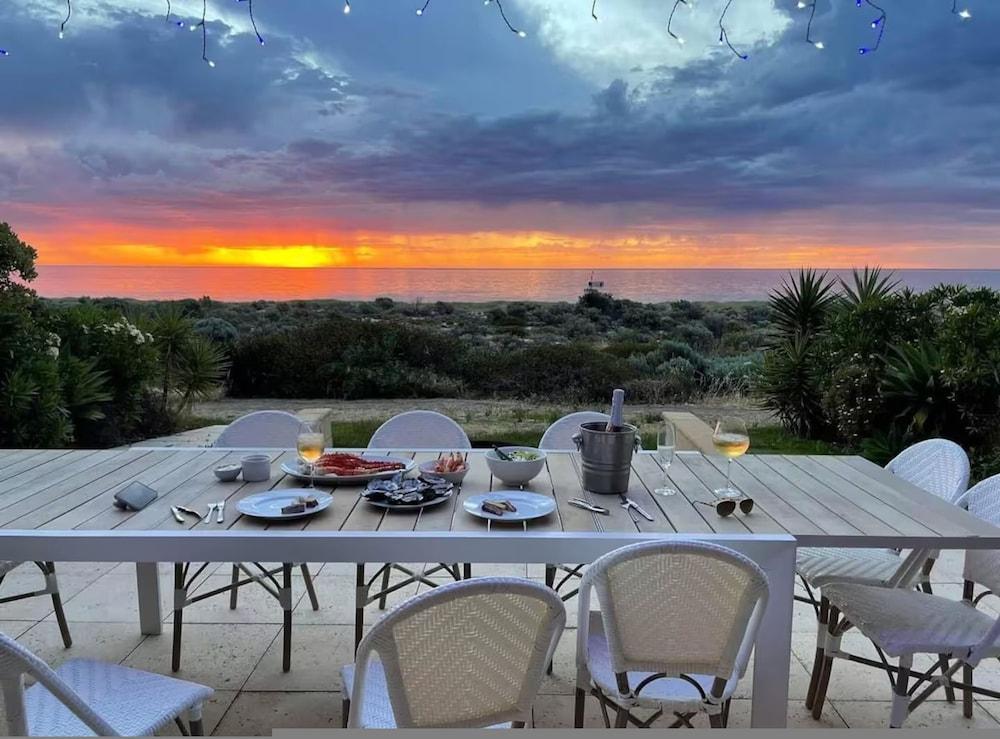 Oceanfront Oasis in Tennyson - last minute hotel in Adelaide