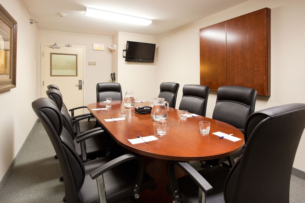 Candlewood Suites Cheyenne by IHG - photo 21