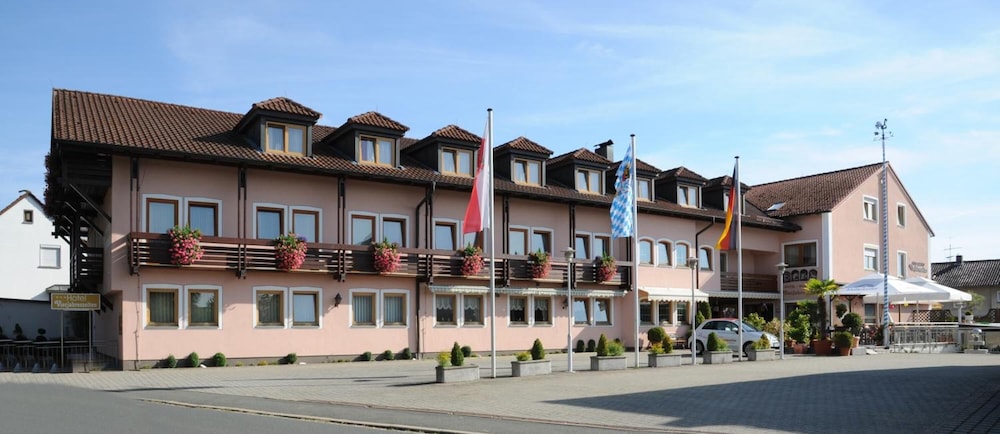 Hotel Vierjahreszeiten in Breitengussbach, Germany