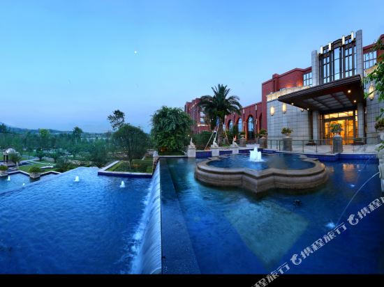 Zhaoshang Center Hotel — hotel in Bazhong