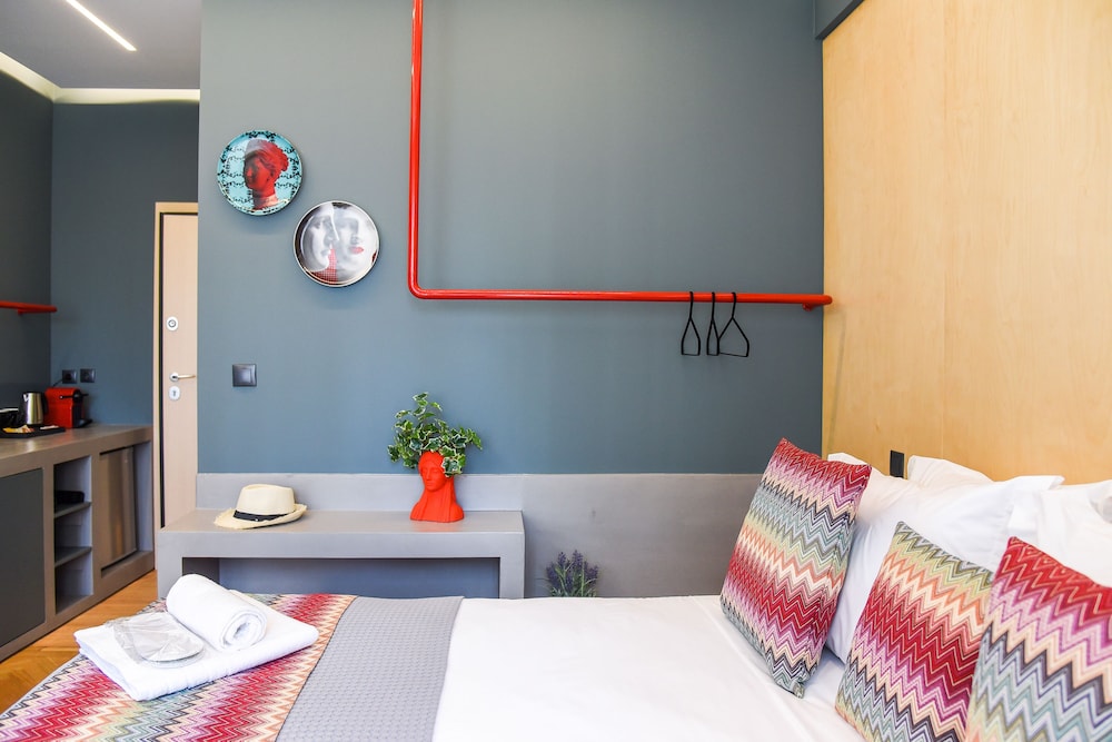 Central 44 Wow Casual Suite — 4-Star Luxury Hotel in Athens, Greece
