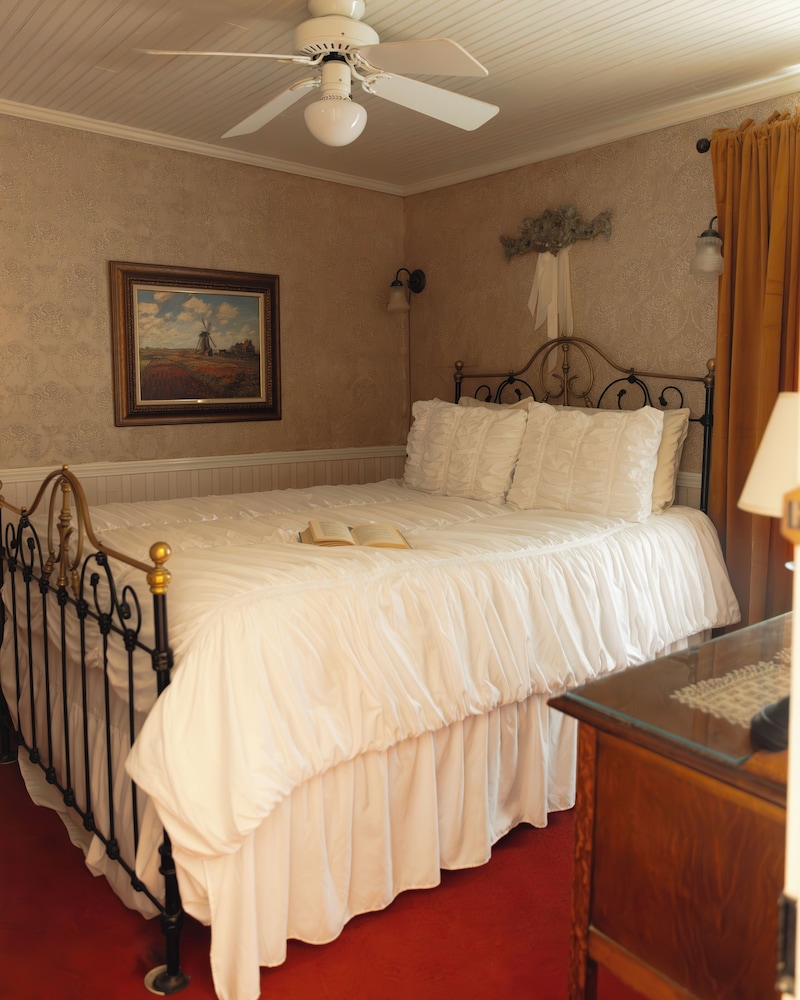 Julian Gold Rush Hotel - photo 16
