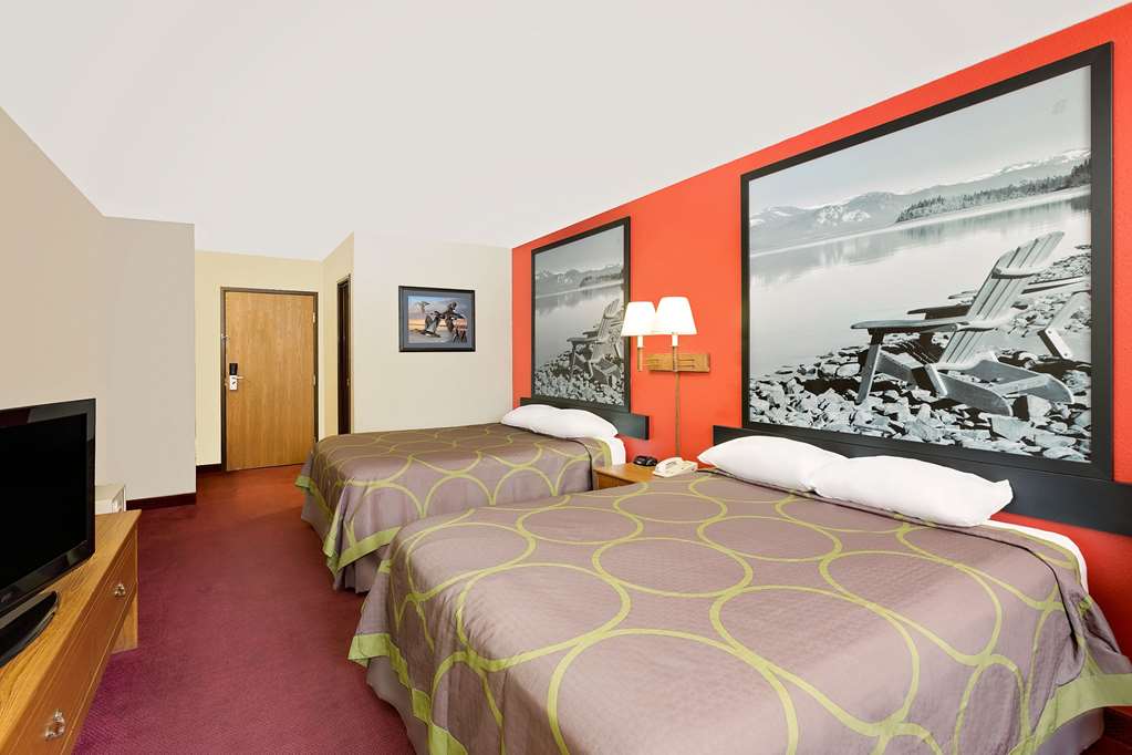 Super 8 by Wyndham Mound City - photo 4