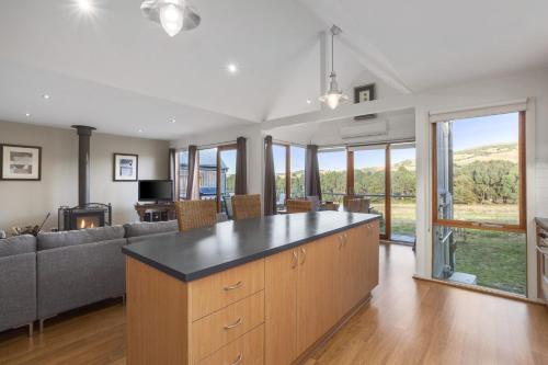 Otway Vista 12 Byo Linen in Apollo Bay, Australia