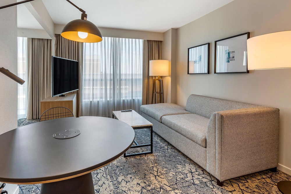 Sheraton Suites Old Town Alexandria - photo 24