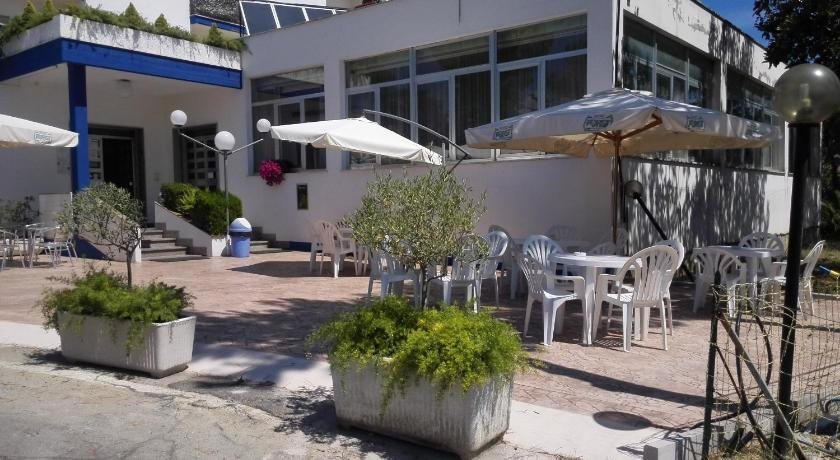Hotel La Fonte a 300m uscita A14 Pescara Nord — hotel in Citta Sant'angelo